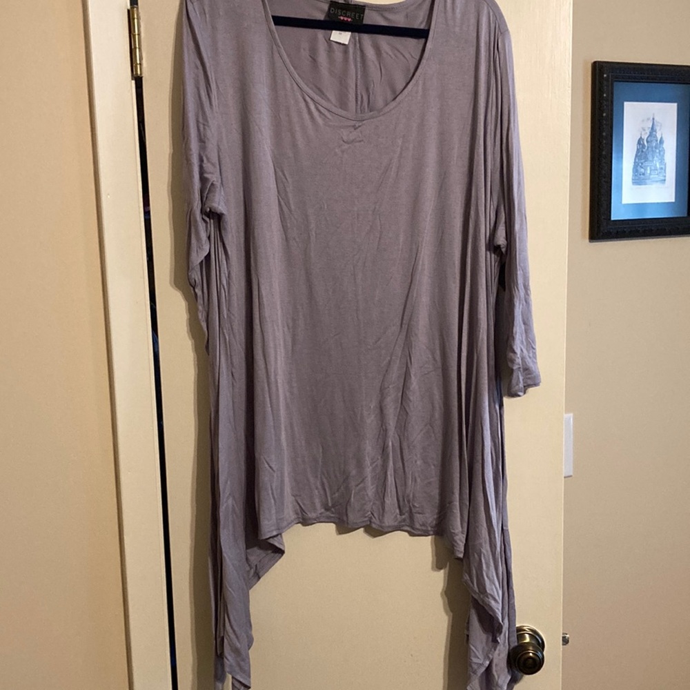 Discreet Lavender/grey tunic